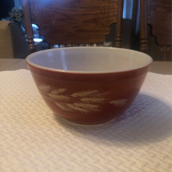 Vintage Pyrex Wheat pattern 1.5 qt - Picture 1 of 6